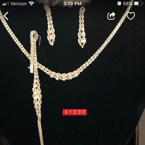 Gold and diamond set